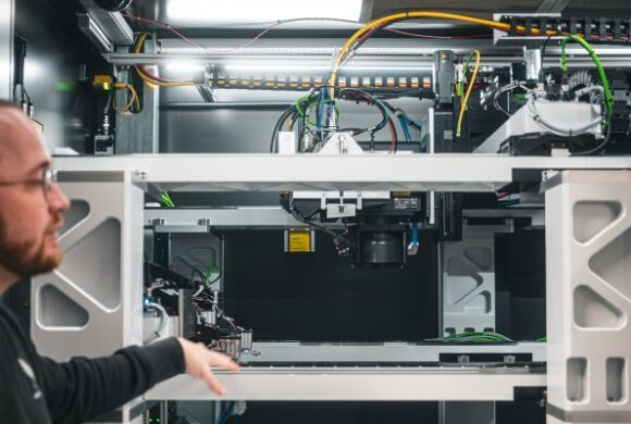 Vertical Aerospace lança linha piloto de produção de baterias para eVTOL Vertical Aerospace lança linha piloto de produção de baterias para eVTOL