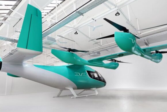 Eve Air Mobility recebe financiamento nos EUA para adquirir baterias da BAE Systems Eve Air Mobility recebe financiamento nos EUA para adquirir baterias da BAE Systems