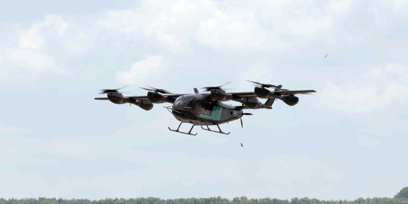 Eve avança em campanha de ensaios e prepara protótipo de eVTOL para voos de transição Eve avança em campanha de ensaios e prepara protótipo de eVTOL para voos de transição