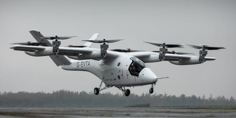 Vertical Aerospace avança em testes de eVTOL com voo inédito sem amarras